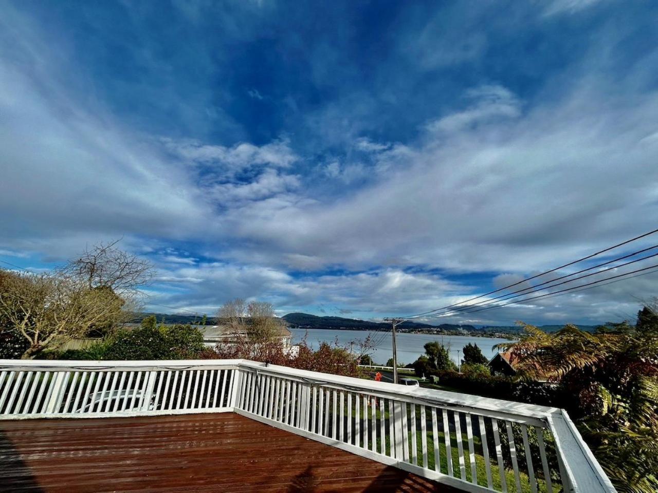 Premium Lake View Home Rotorua Exterior photo