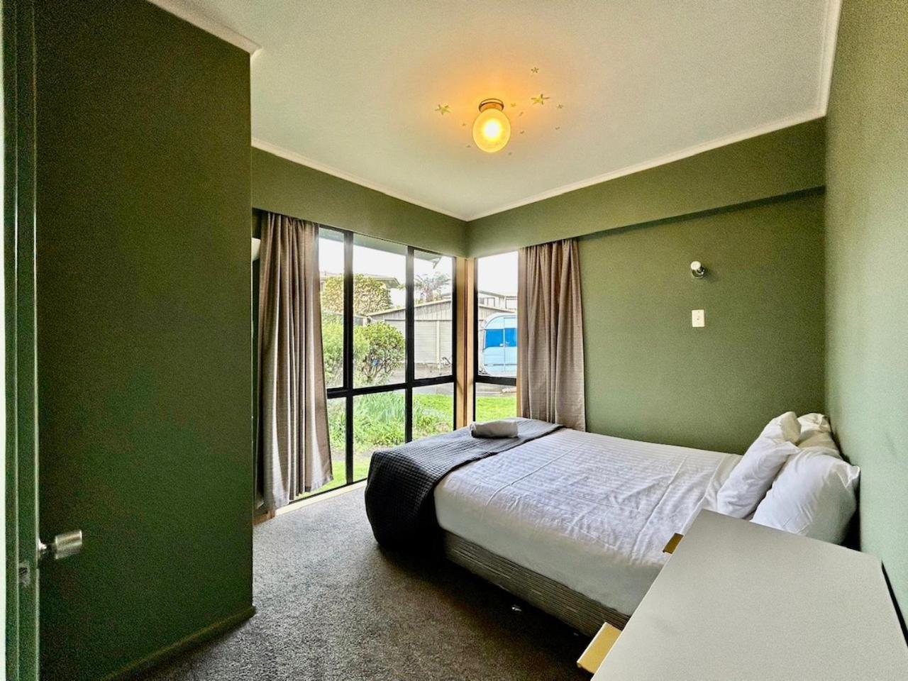 Premium Lake View Home Rotorua Exterior photo