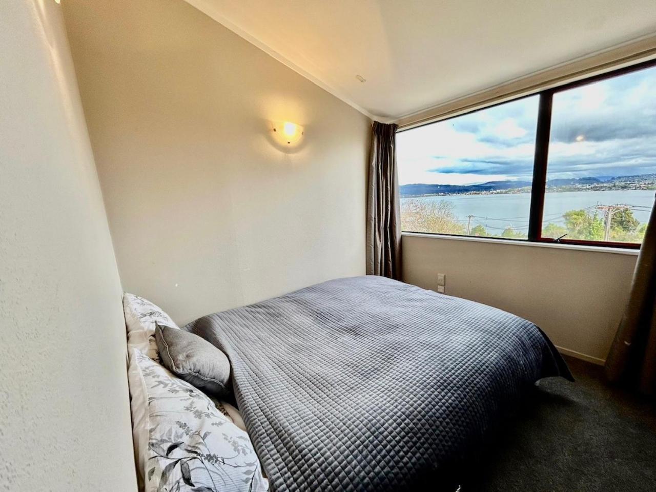 Premium Lake View Home Rotorua Exterior photo